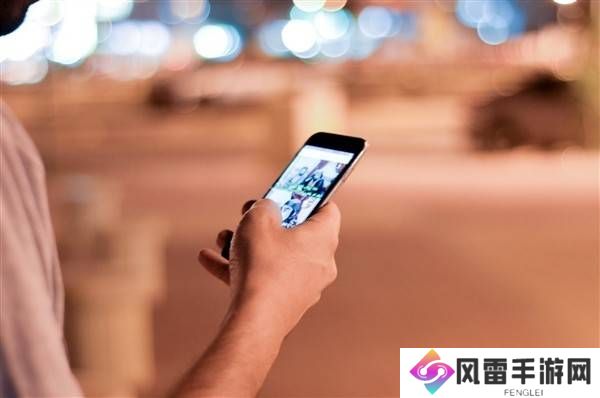 中国手机市场分化：高端与低端机型受宠，中端机遇冷？
